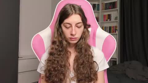 Snapshot of prettysomething chatting on June 2026 07:02:01 AM Sophie next stream will be at Monday i will wait you guys online show from June 2026 07:02:01 AM