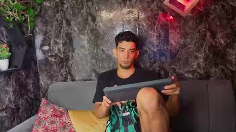 prince_arthur77 online show from February 2026 01:23:02 PM