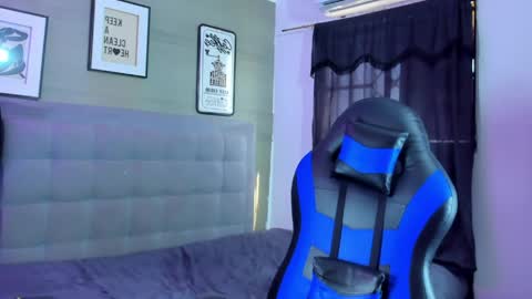 prince_arthur77 online show from April 2026 02:00:01 PM