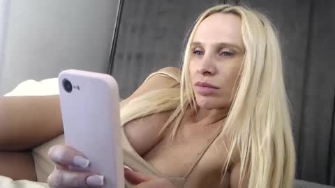 princeessa online show from April 2026 08:20:02 PM