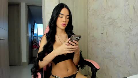 Luciana Alzate  online show from May 2026 11:00:02 PM