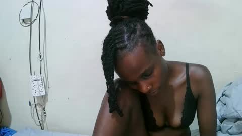 pritty_amber online show from April 2026 06:12:01 PM