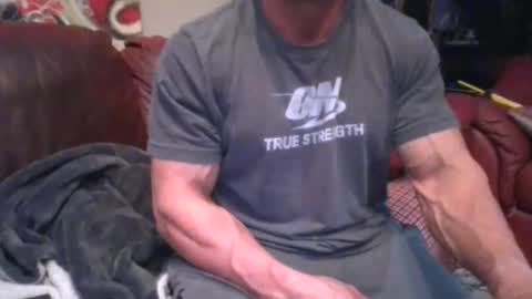 MUSCLEGOD online show from April 2026 09:04:02 PM