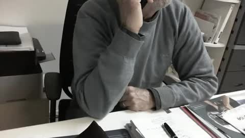 mature hairy guy online show from April 2026 04:18:01 PM