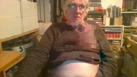 Snapshot of proudwelshman chatting on December 2024 07:01:01 PM proudwelshman online show from December 2024 07:01:01 PM