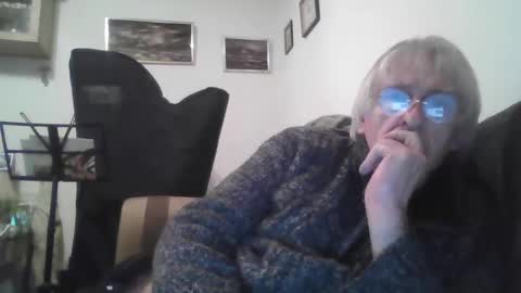 Snapshot of proudwelshman chatting on December 2024 11:40:01 PM proudwelshman online show from December 2024 11:40:01 PM