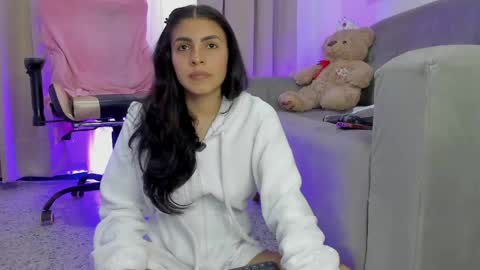    INDEPENDENT MODEL online show from May 2026 06:46:01 PM