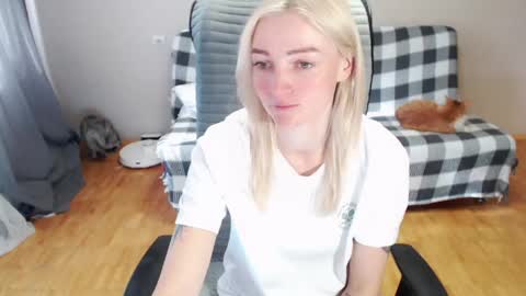 Polly online show from April 2026 05:08:02 AM