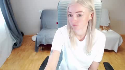 Polly online show from April 2026 06:35:02 AM