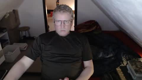 pussylovercb online show from April 2026 02:42:01 PM