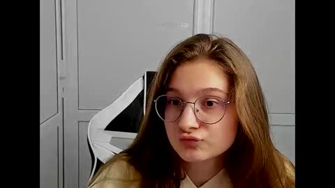 Amelie online show from April 2026 07:25:02 AM