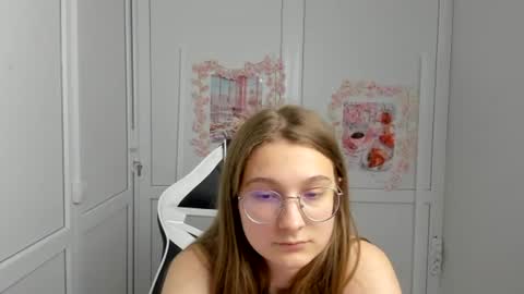 Snapshot of queen_amelie chatting on June 2026 09:14:01 AM Amelie online show from June 2026 09:14:01 AM