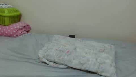 queen ema online show from April 2026 06:53:02 PM