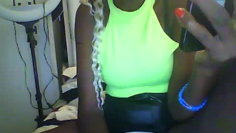 queen_kai online show from July 2026 10:44:02 AM