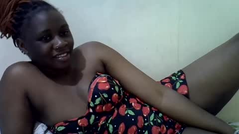 Snapshot of queen_leilla chatting on June 2026 04:56:01 AM queen_leilla online show from June 2026 04:56:01 AM