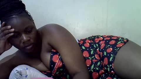 Snapshot of queen_leilla chatting on July 2026 06:29:02 AM queen_leilla online show from July 2026 06:29:02 AM
