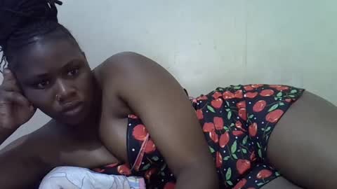 Snapshot of queen_leilla chatting on July 2026 04:30:01 AM queen_leilla online show from July 2026 04:30:01 AM