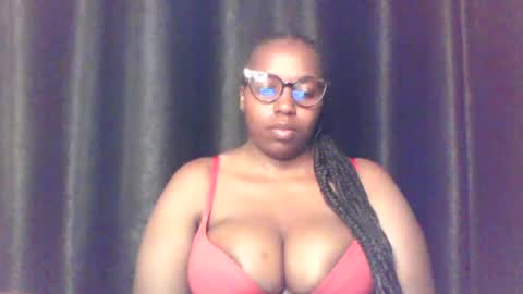 Snapshot of queen_melanine chatting on June 2026 04:59:02 AM QUEEN online show from June 2026 04:59:02 AM