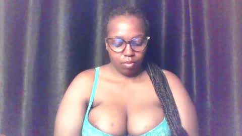 Snapshot of queen_melanine chatting on July 2026 04:27:01 AM QUEEN online show from July 2026 04:27:01 AM