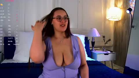 Snapshot of queen_monica chatting on June 2026 06:35:02 PM Monica online show from June 2026 06:35:02 PM