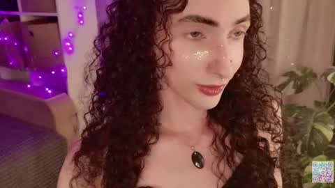 Snapshot of queen_of_tease chatting on June 2026 07:40:01 PM queen_of_tease online show from June 2026 07:40:01 PM