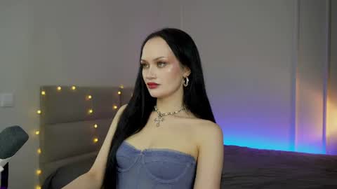 Snapshot of queenaliss chatting on July 2026 08:07:02 AM Your world and the universe Aliss online show from July 2026 08:07:02 AM