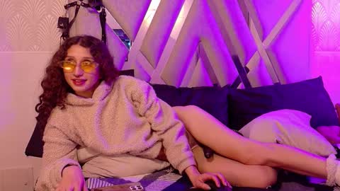 QUEENJEENN online show from January 2026 10:19:01 AM