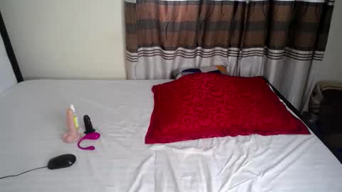 Snapshot of queenmaila chatting on November 2025 01:00:02 PM Maila online show from November 2025 01:00:02 PM