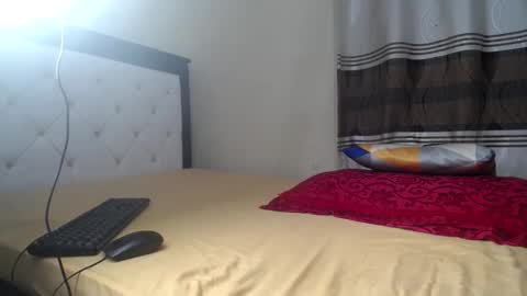 Snapshot of queenmaila chatting on November 2025 08:24:02 PM Maila online show from November 2025 08:24:02 PM