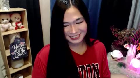 Mikka online show from December 2025 06:15:01 PM