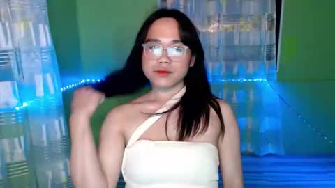 adrianna online show from May 2026 03:33:02 PM