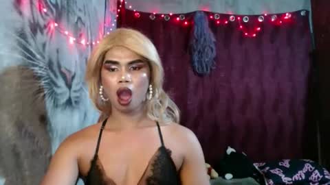 queenpinayebony_xx online show from April 2026 02:20:01 PM