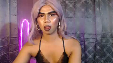 queenpinayebony_xx online show from April 2026 01:41:02 PM
