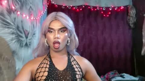 queenpinayebony_xx online show from May 2026 03:28:01 PM