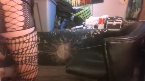 queenstonermami online show from June 2026 02:45:01 AM