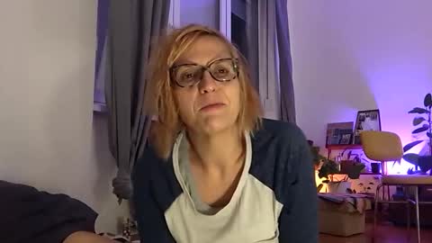 bi is from billy online show from November 2025 09:52:02 PM