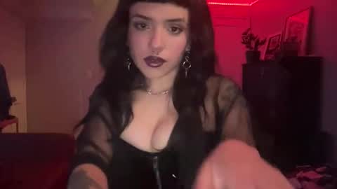 Snapshot of quieres_besitos chatting on April 2026 02:50:02 AM Reina online show from April 2026 02:50:02 AM