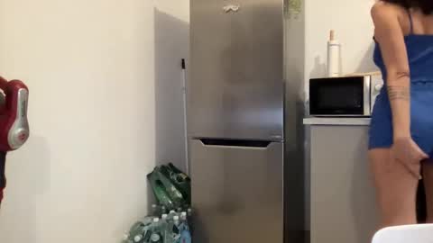 Quinnyelena online show from February 2025 03:38:01 PM