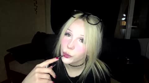 Snapshot of rachelvegax chatting on March 2026 06:58:01 PM Lily online show from March 2026 06:58:01 PM