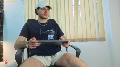 R A F A E L online show from March 2026 08:59:01 PM