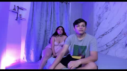 raiderandroxie1 online show from April 2026 11:42:01 PM