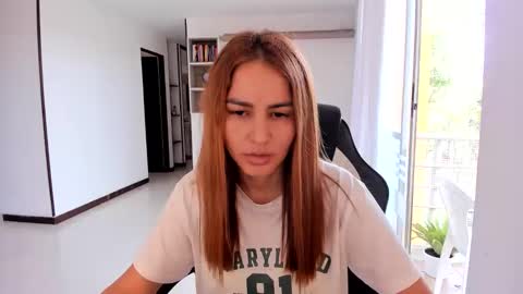 Jennyindependent model . online show from February 2026 06:56:01 PM