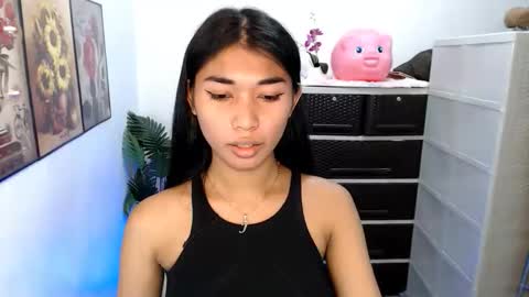 raindrizzle1706 online show from March 2026 05:50:01 PM