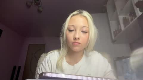 Emma online show from May 2026 06:25:02 PM
