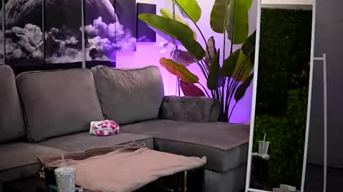 Raquelle online show from March 2026 09:36:02 AM