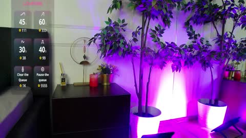 Raven Foxxy online show from April 2026 05:15:01 AM