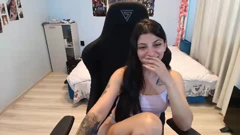 Snapshot of raven_haired_goddess chatting on July 2026 07:50:01 AM raven_haired_goddess online show from July 2026 07:50:01 AM