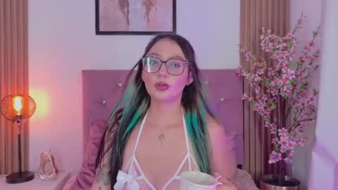 ravena_queen online show from July 2026 01:32:02 AM