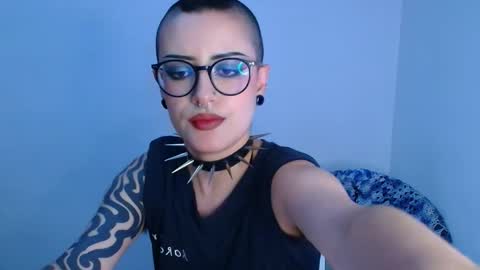 ravendarkness_ online show from April 2026 12:54:02 AM