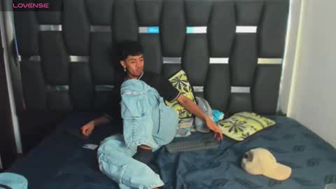 Snapshot of raydevil_ chatting on February 2026 07:58:01 AM Rayn online show from February 2026 07:58:01 AM